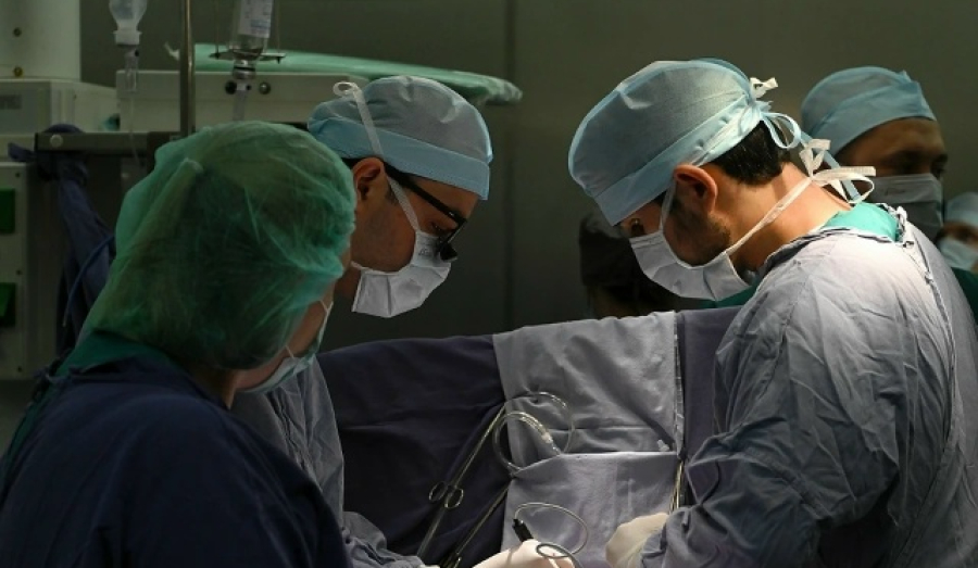 Новосибирские врачи успешно удалили гигантскую опухоль весом 6 килограммов