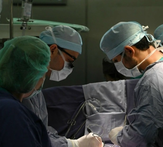 Новосибирские врачи успешно удалили гигантскую опухоль весом 6 килограммов