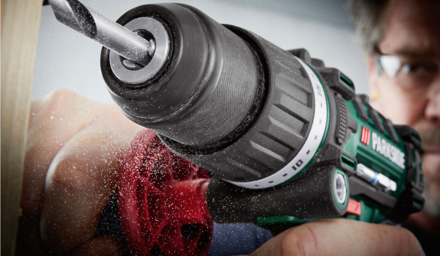 В Новосибирске арестованы предполагаемые вымогатели, пытавшие жертву шуруповертом