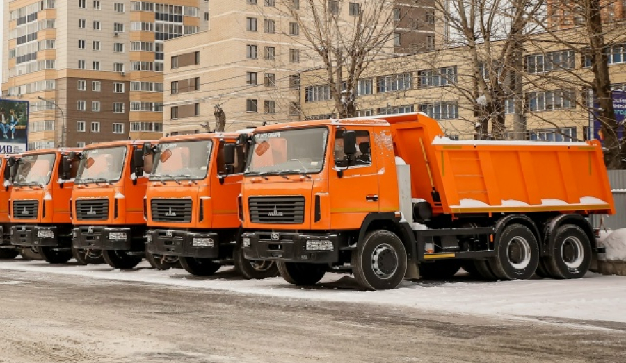 Новая уборочная техника поступила в Новосибирск: город готовится к зиме