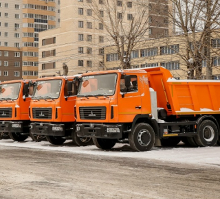 Новая уборочная техника поступила в Новосибирск: город готовится к зиме