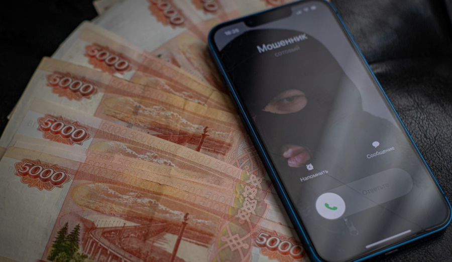 Мошенничество в Новосибирске: пенсионерку обманом отправили в банк за крупной суммой