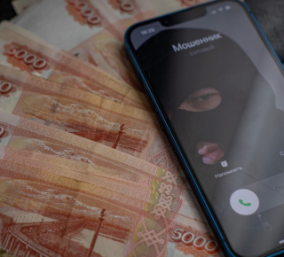 Мошенничество в Новосибирске: пенсионерку обманом отправили в банк за крупной суммой