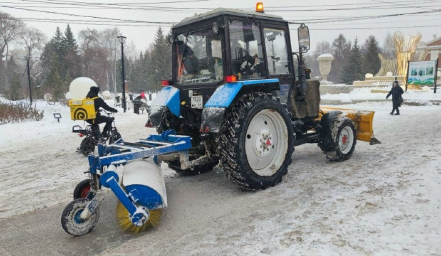 В Новосибирске дорожные службы переведены в усиленный режим из-за непогоды