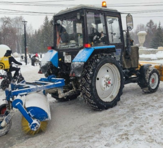 В Новосибирске дорожные службы переведены в усиленный режим из-за непогоды