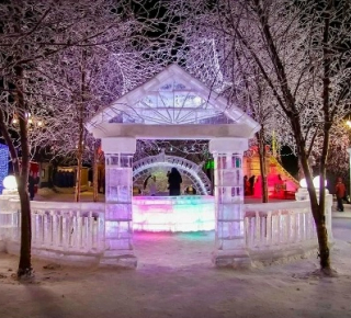 На Михайловской набережной по традиции возводят Ледовый городок