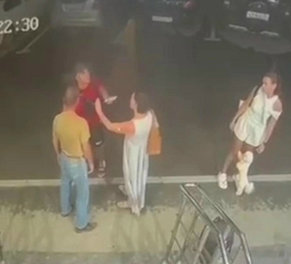 Пилот авиакомпании в Новосибирске напал на пенсионера из-за парковки