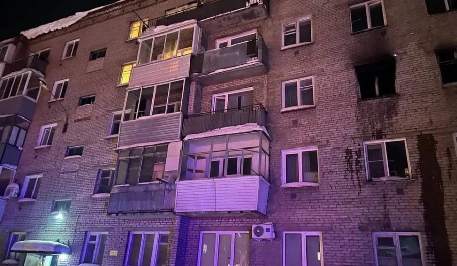 В Искитиме спасли ребенка и 10 взрослых из пожара