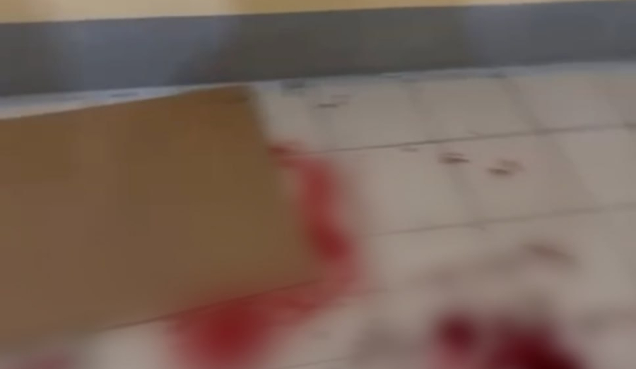 Инцидент в Новосибирске: Мужчина избит в подъезде на улице Виктора Уса