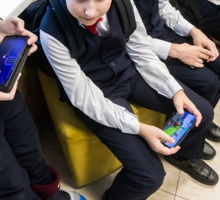 Школьник из Утянки сообщил о захвате одноклассника в заложники