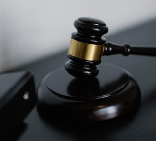 В Новосибирске из СИЗО выпустили подозреваемого в педофилии из-за слепоты