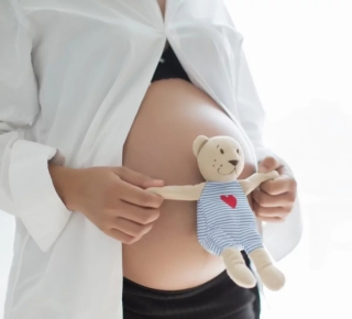 В Новосибирской области в 2025 году 151 школьница стали мамами!