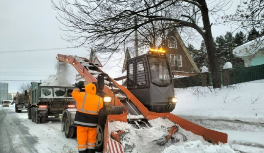 С начала года с улиц Новосибирска вывезли более 233 тысяч кубометров снега