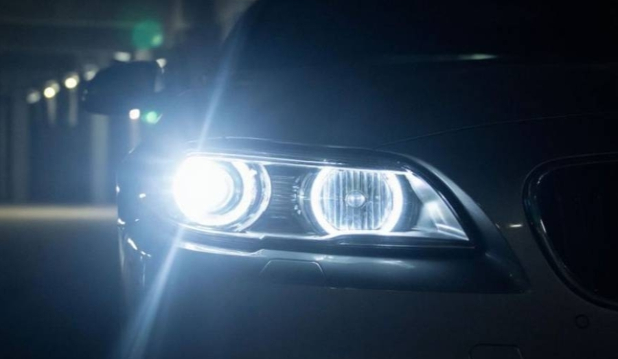 Россиян хотят лишать прав за ксеноновые фары и мигающие стоп-сигналы