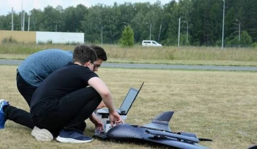 Школьников в России будут учить собирать беспилотники