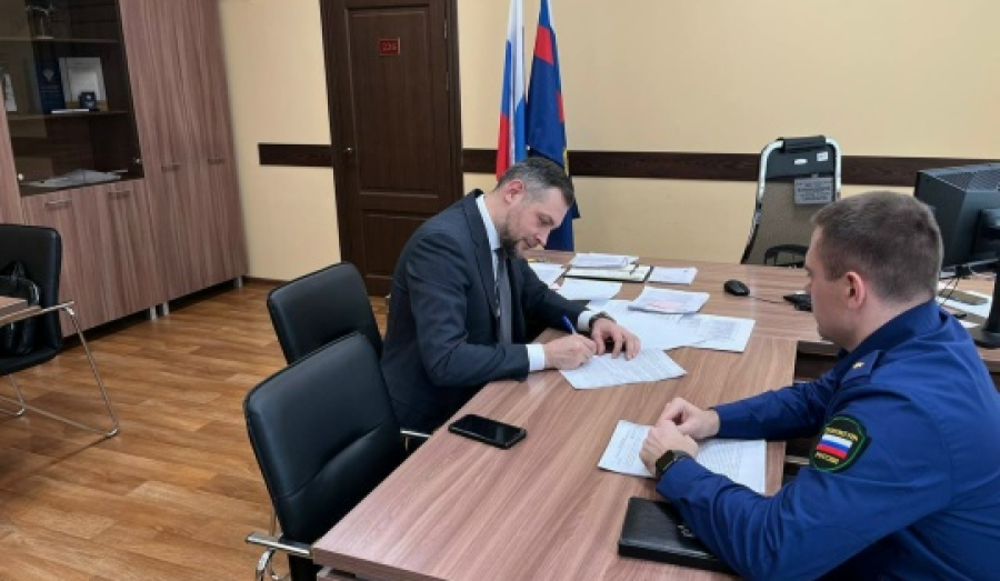 Главу администрации Октябрьского района Новосибирска оштрафовали из-за плохой уборки снега