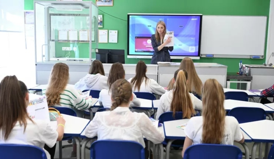В российских школах планируют сократить часы изучения иностранных языков
