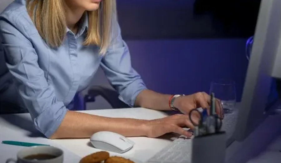 "Няня для айтишника": новая услуга для тех, кто "живет" кодом