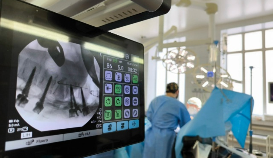 Врачи Новосибирска оперировали женщину после падения на тюбинге