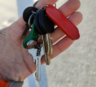 Найденные ключи у театра «Глобус» — вернули владельцу