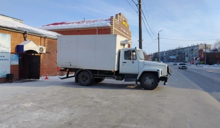 Грузовик переехал своего водителя в Новосибирске