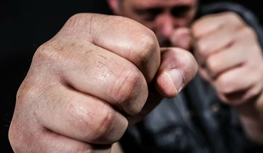 Новосибирец отомстил за беременную девушку, которую заперли в квартире