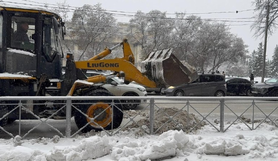 Новый способ зимней уборки дорог планируют применять в Новосибирске