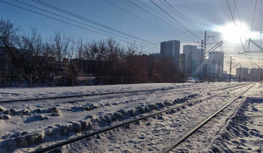 В Новосибирске поезд насмерть сбил человека