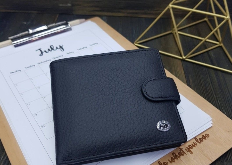 Утеряно портмоне с документами на имя Волгина С. А.