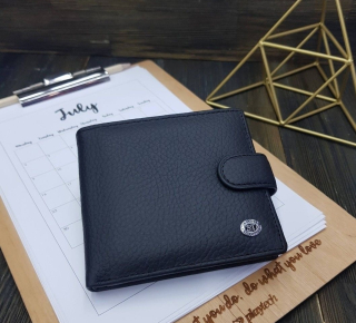 Утеряно портмоне с документами на имя Волгина С. А.