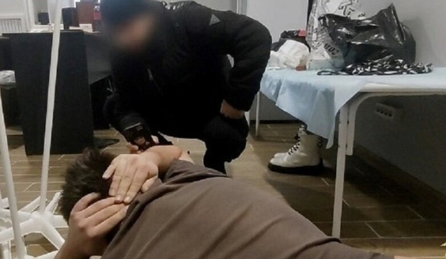 На Алтае прикрыли торговавший наркотиками и справками подпольный рехаб