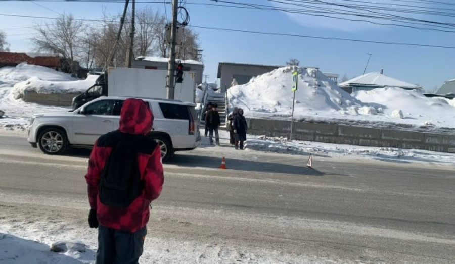 Водитель Кадиллака сбил девочку на пешеходном переходе в Новосибирске