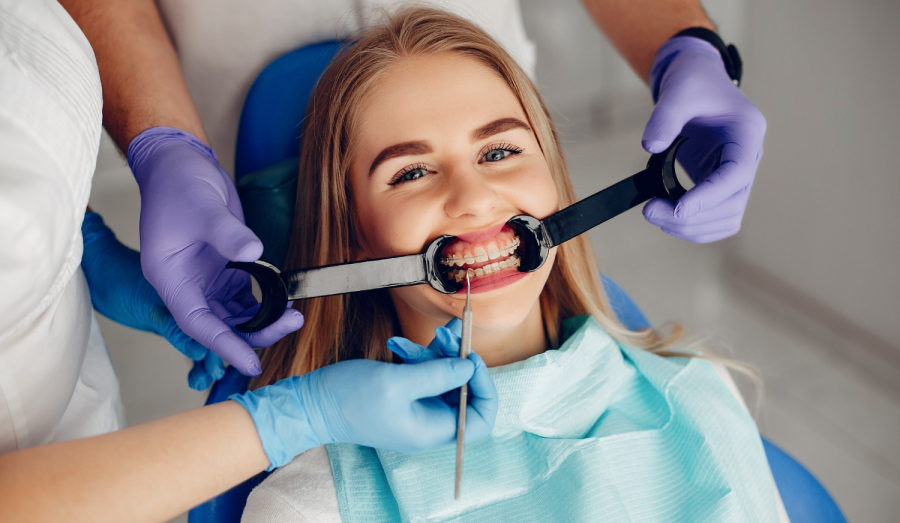 32top опубликовал Рейтинг стоматологий Новосибирска 2026