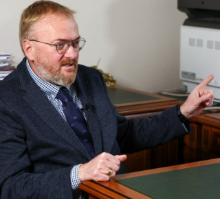 Женщины, которые ждут подарки на 8 Марта — проститутки