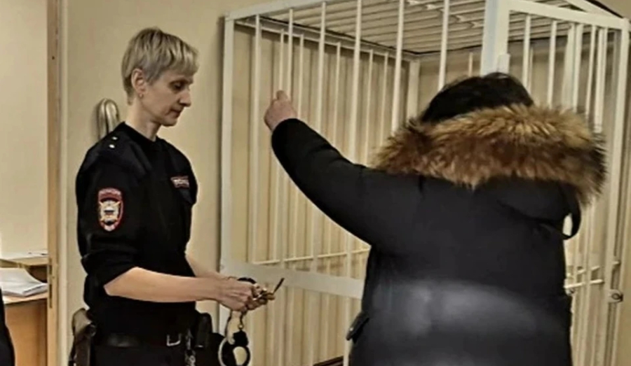 Женщина убила подругу в присутствии сына