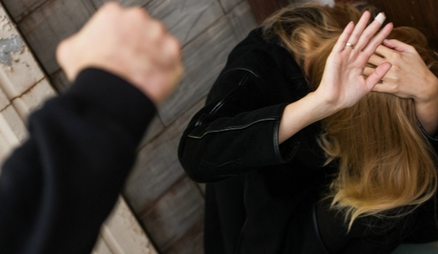 Мужчина до смерти забил супругу из-за ревности