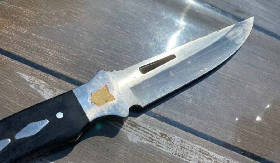 В Новосибирске мужчина вонзил нож в грудь знакомого