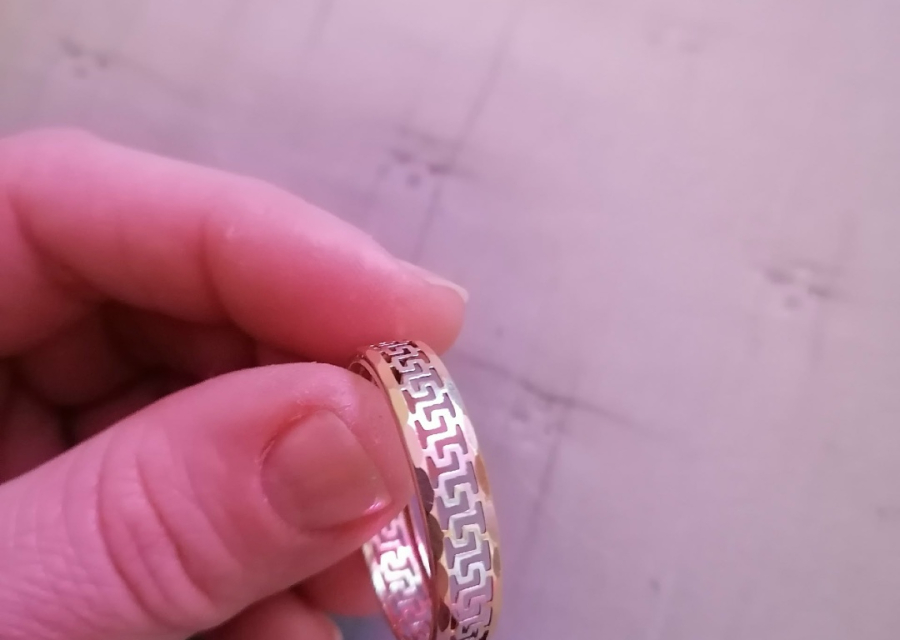 Потеряла серьгу у Оперного театра