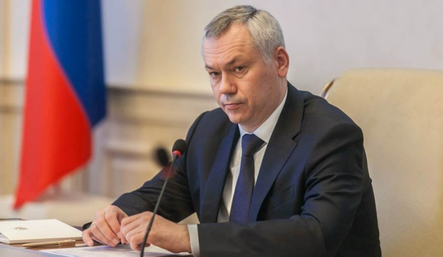 Губернатор поручил начать ремонт ям в Новосибирской области