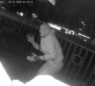 Пьяный неадекват устроил шоу в центре Новосибирска