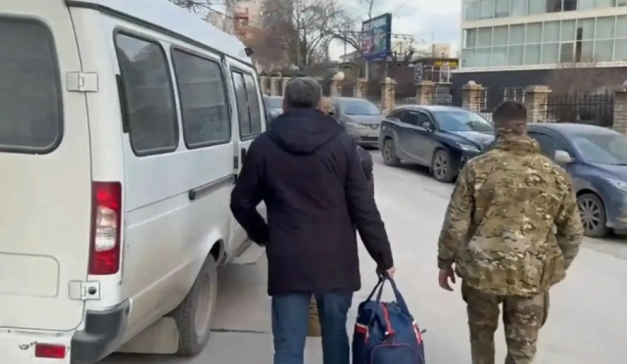 Новосибирского налогового чиновника поймали на взятке