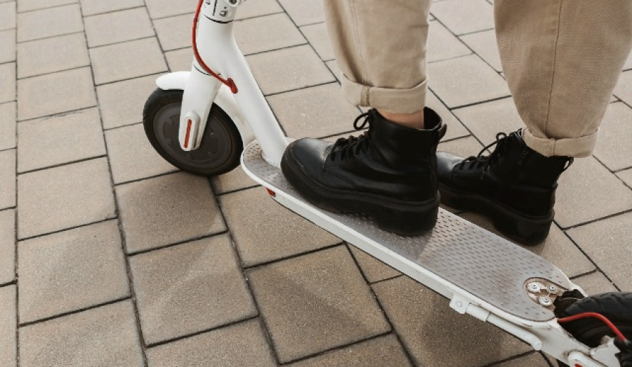 Подросток получил ожоги из-за загоревшегося электросамоката