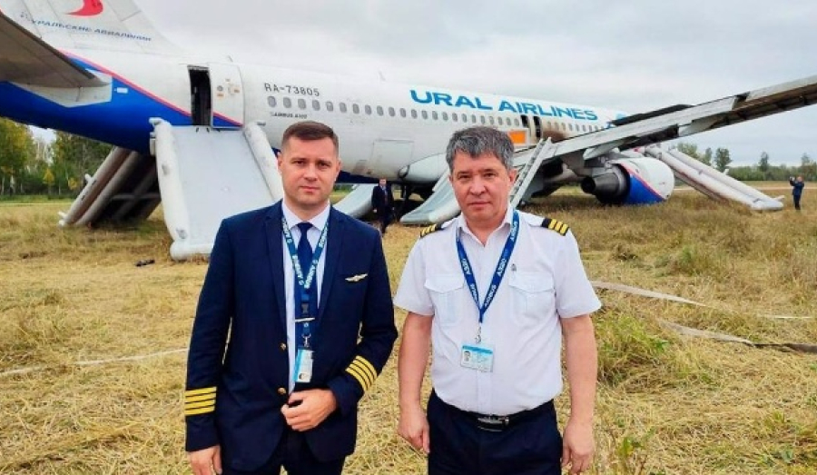 Пилот, посадивший самолёт в поле, решил стать депутатом