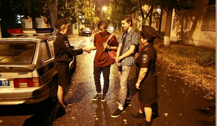 Штраф за ребёнка на улице после 22:00