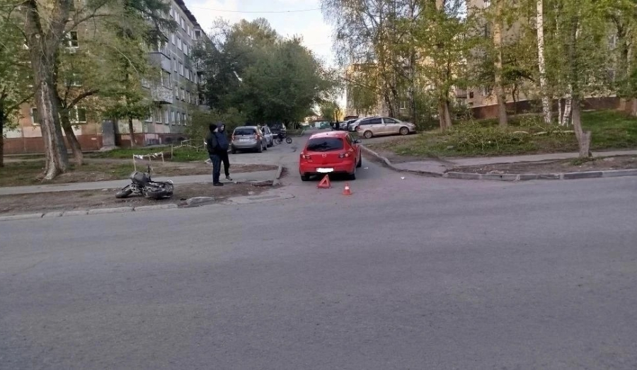 Несовершеннолетний водитель мопеда пострадал в ДТП