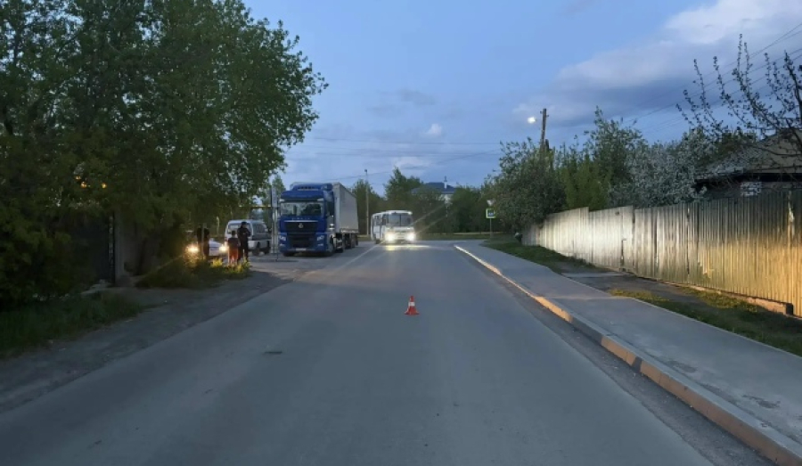 В Калининском районе питбайк сбил маленького велосипедиста