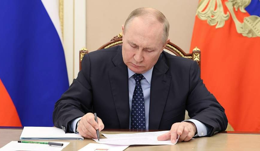 Путин утвердил закон для поддержки НПЗ и рынка топлива