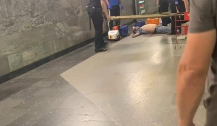 Пассажир скончался в Новосибирском метро