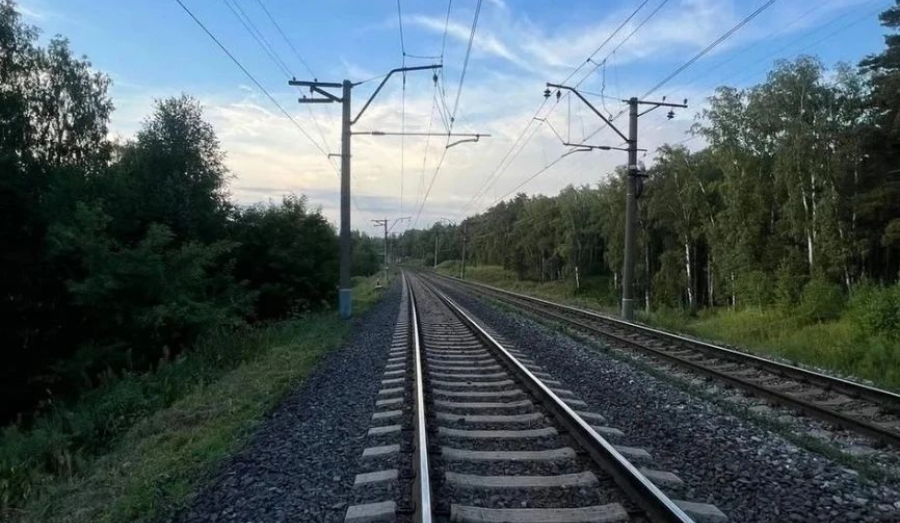Электропоезд насмерть сбил мужчину в Новосибирске