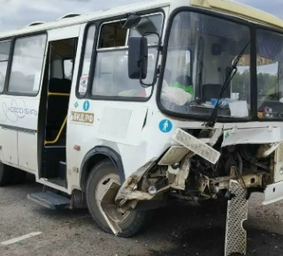 ДТП с пассажирским автобусом: пострадали дети и взрослые